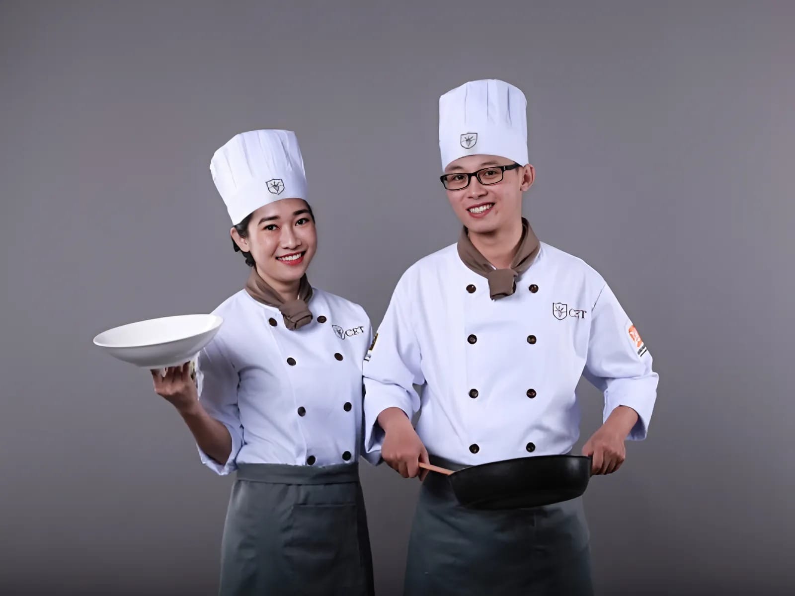 Nón đầu bếp giúp đầu bếp thuận tiện làm việc