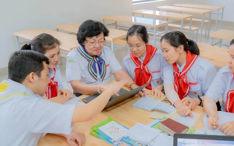 Đồng phục Thiếu nhi Thánh Thể biểu trưng cho sự đoàn kết
