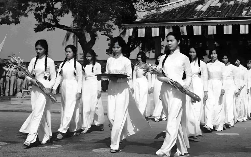 Đồng phục học sinh thời Pháp thuộc