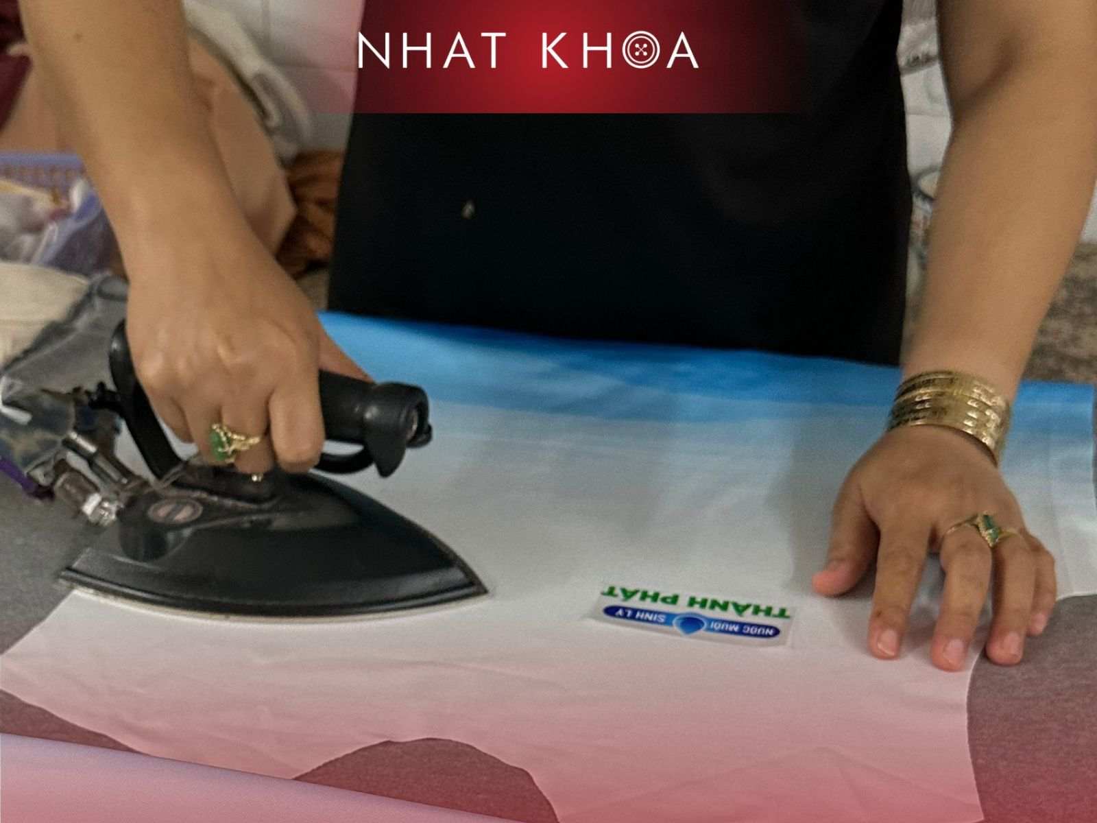 Nhất Khoa luôn là ủi cẩn thận đồng phục