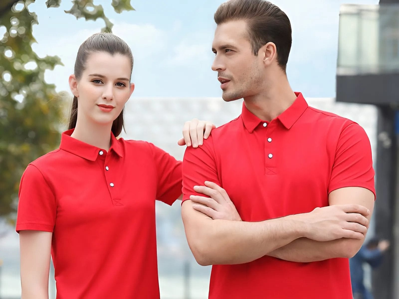 Đặc trưng của áo thun đồng phục cá sấu chính là phần cổ bẻ lịch lãm