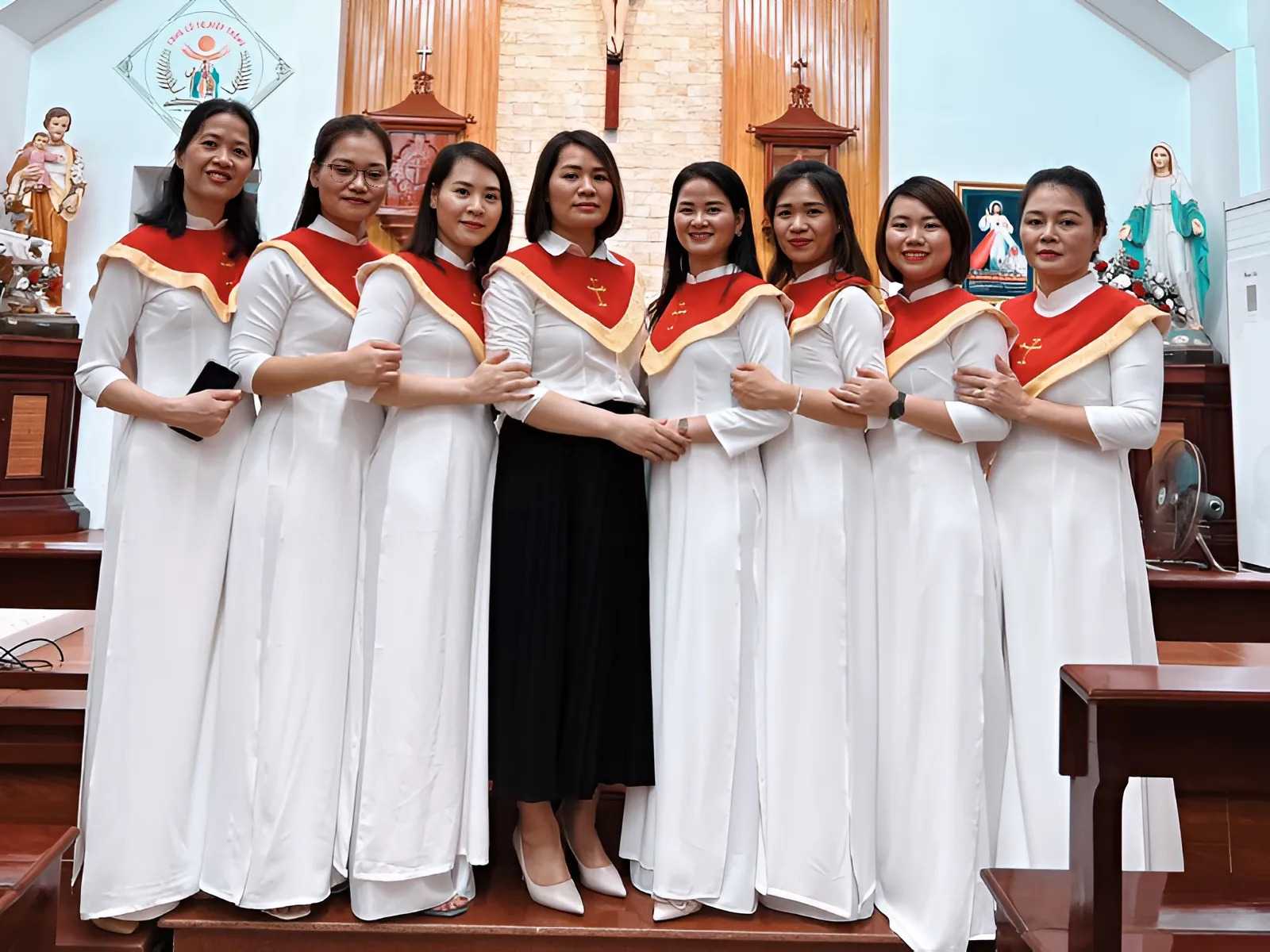 Áo đồng phục ca đoàn là biểu tượng của sự hiệp nhất