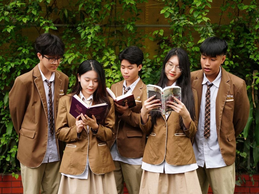 Đồng phục học sinh với chất liệu bền và đẹp