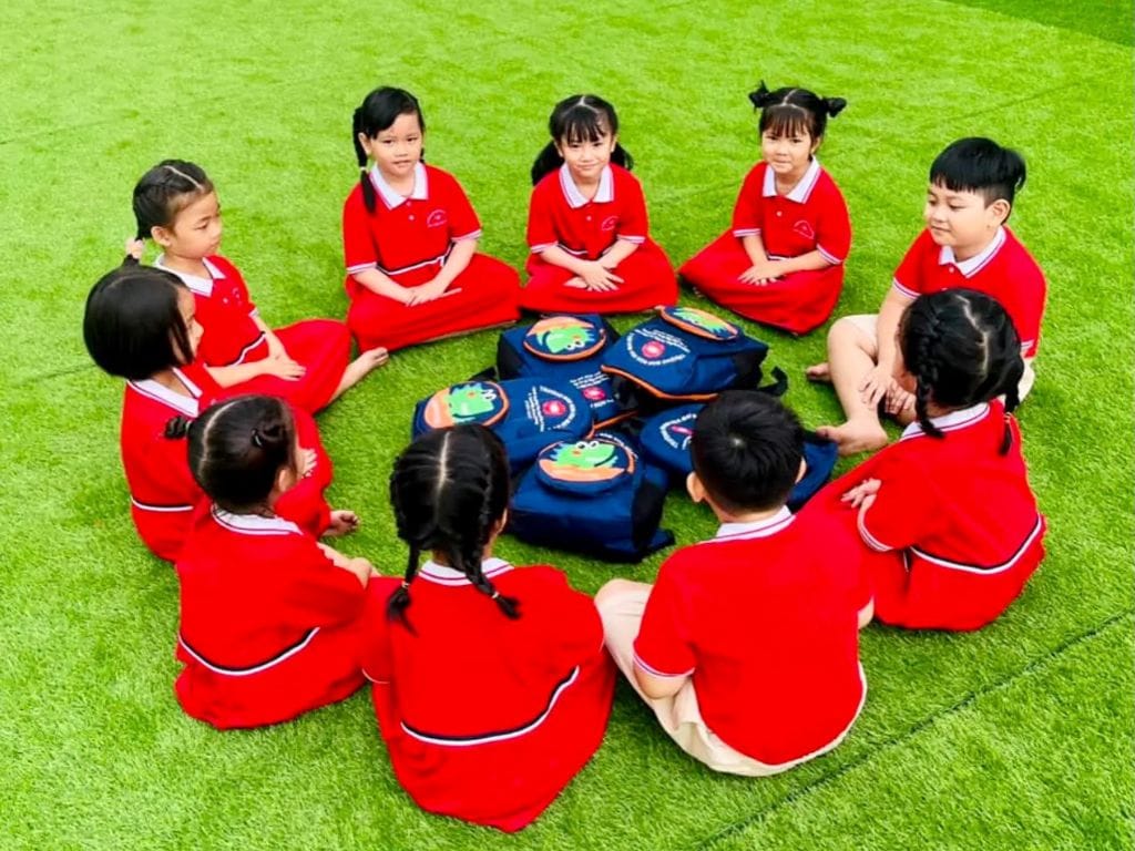 Đồng phục với nhiều mẫu mã đa dạng