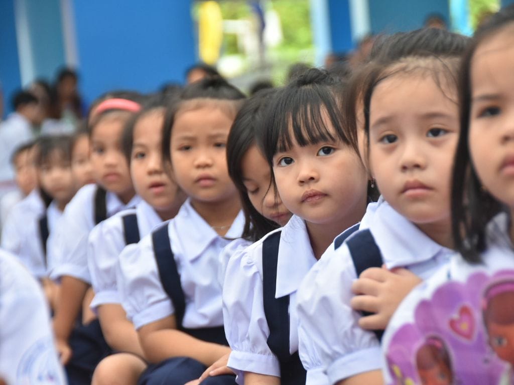 Đồng phục học sinh tiểu học với nhiều kiểu dáng tinh tế