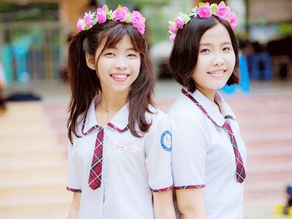 Đồng phục cấp 2 màu sắc tươi mới