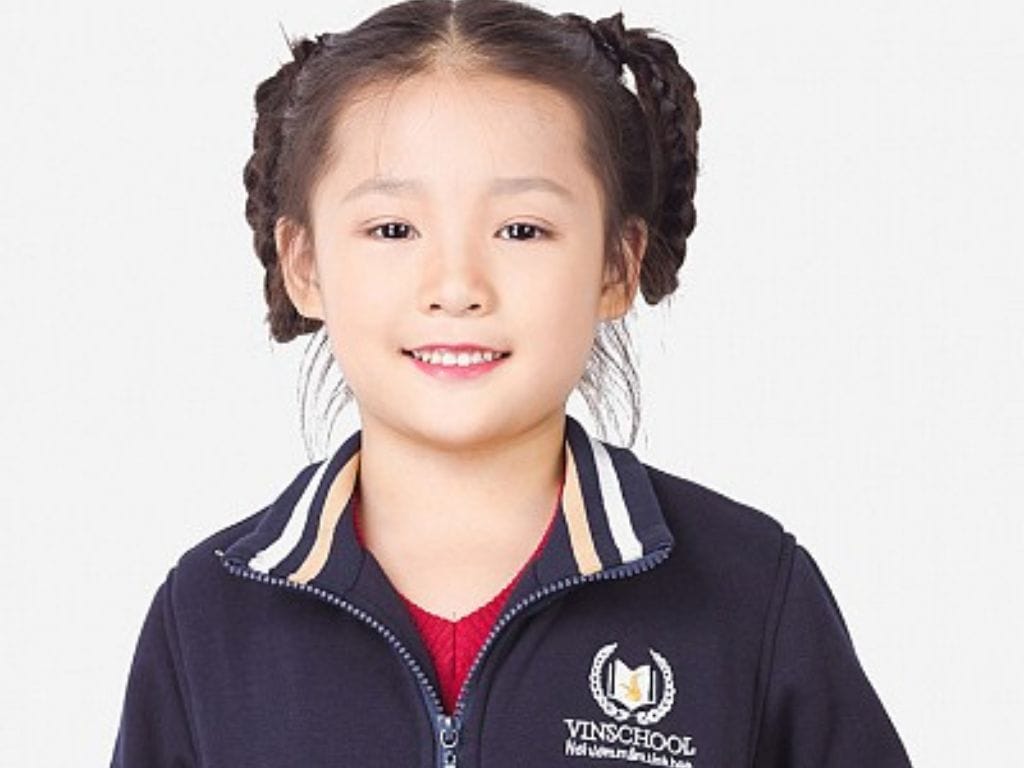 Áo khoác nỉ với chất liệu thoáng mát