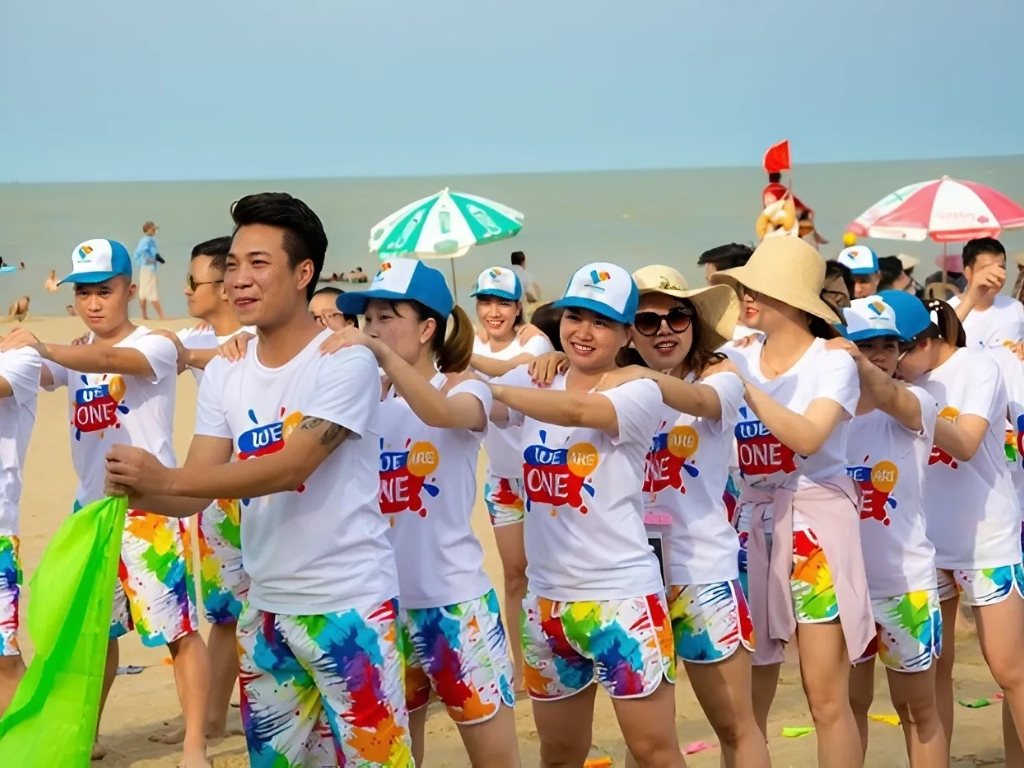 Trong cuộc thi, áo nhóm là biểu tượng của tinh thần đồng đội
