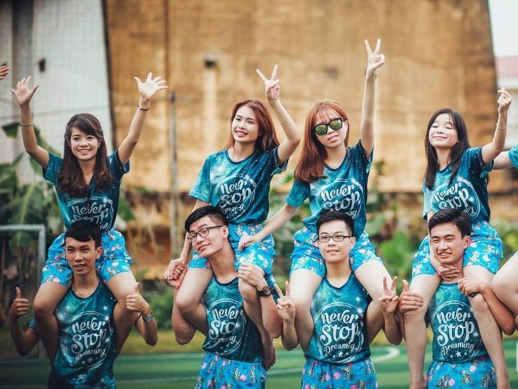 Áo nhóm giúp thể hiện tạo dấu ấn riêng và thể hiện cá tính