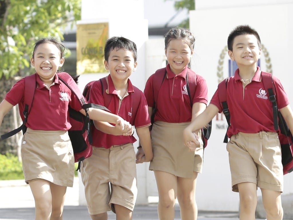 Quần short và chân váy giúp hoàn thiện bộ đồng phục lớp tiểu học