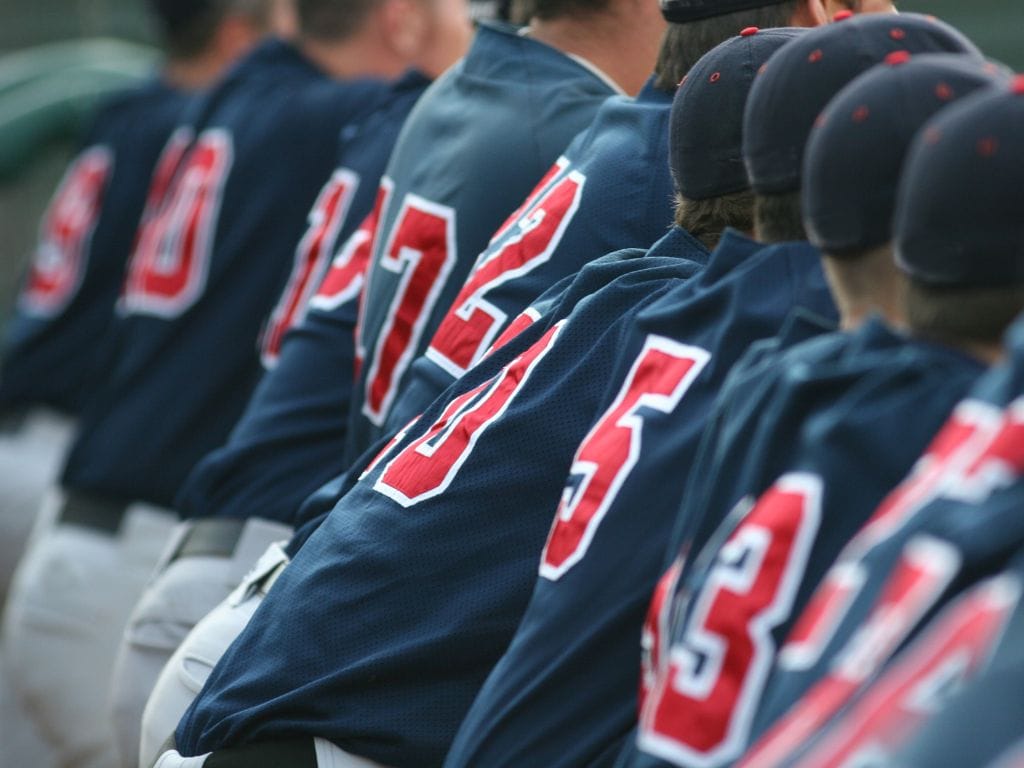 Đồng phục thể thao là trang phục không thể thiếu trong các hoạt động thể dục