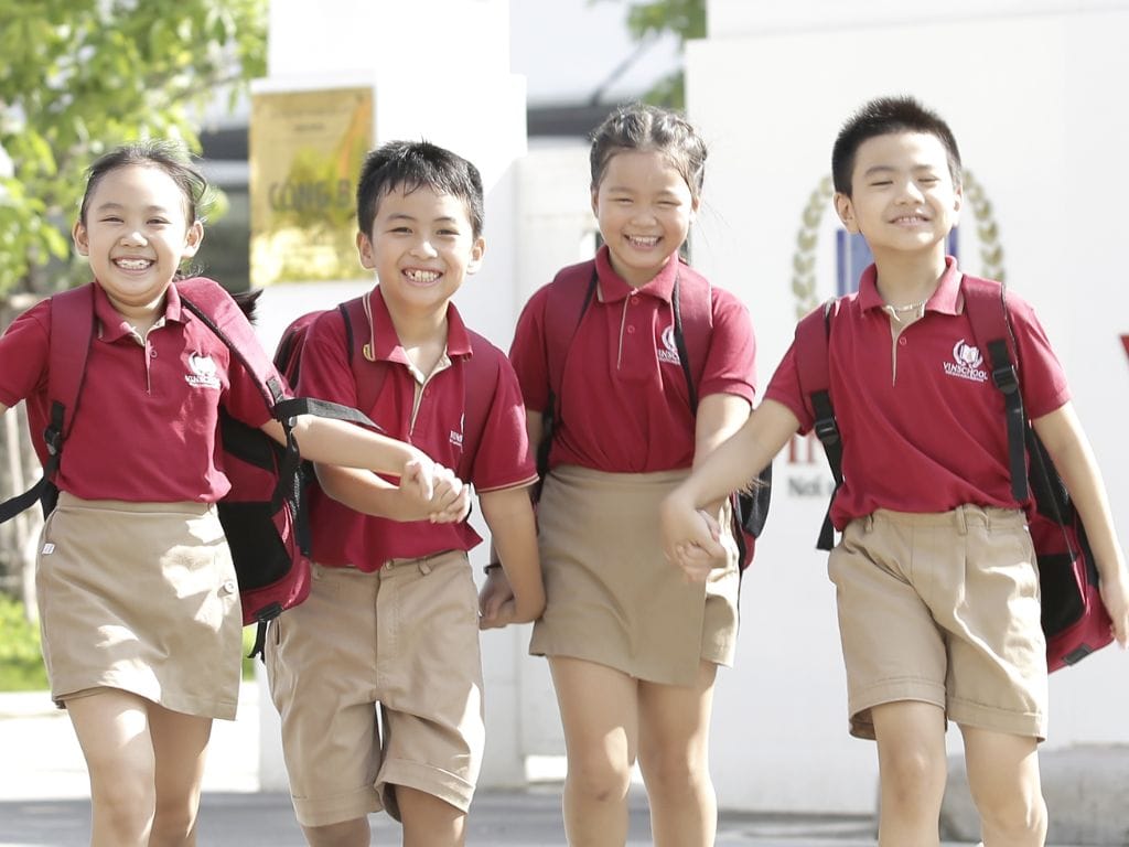 Áo thun là loại áo đồng phục học sinh được sử dụng phổ biến