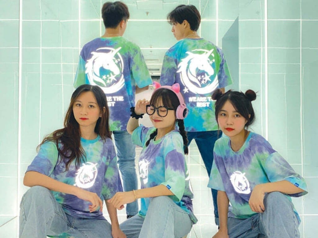 Mẫu áo nhóm đẹp độc giúp thể hiện được cá tính và tinh thần của tập thể