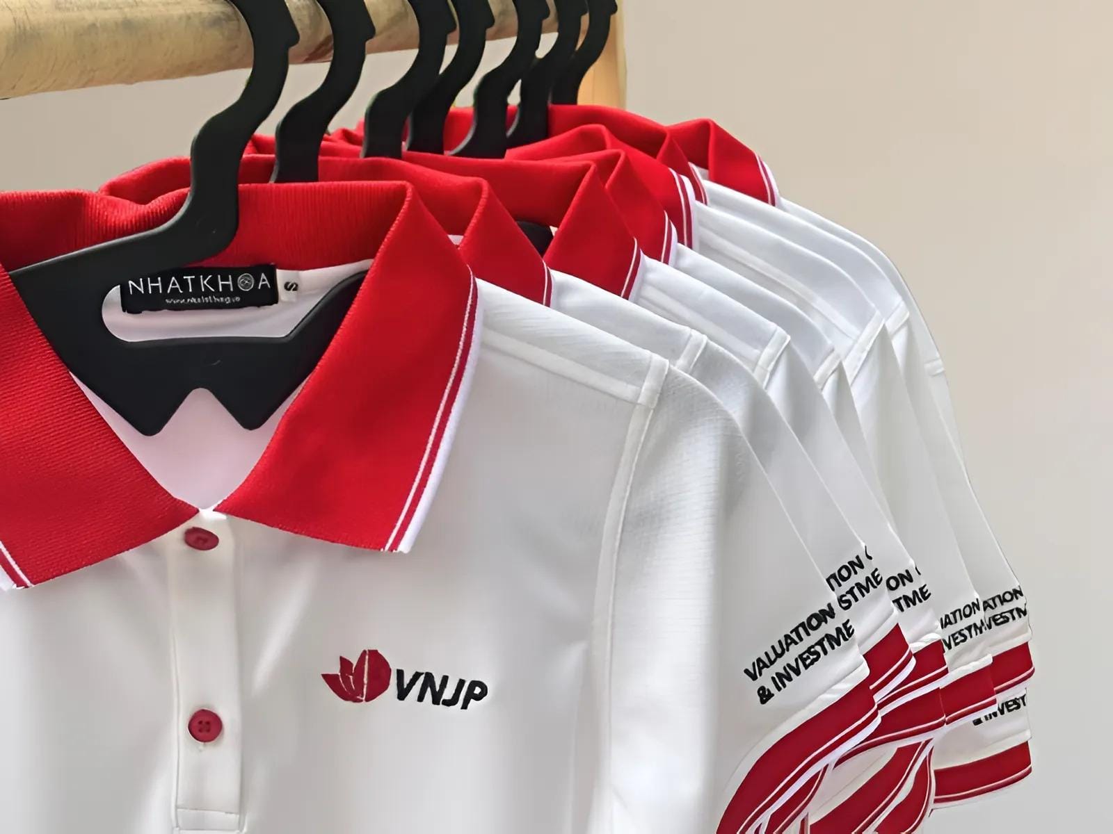 Áo polo đồng phục của VNJP do Nhất Khoa sản xuất