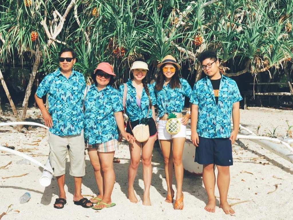 Áo sơ mi đồng phục nhóm đi du lịch mang đến vẻ ngoài thanh lịch và năng động