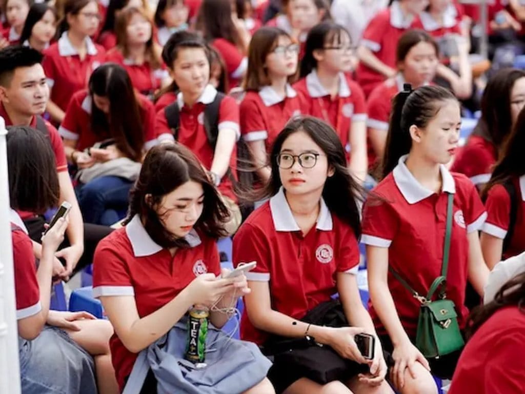 Đồng phục trường công đơn giản