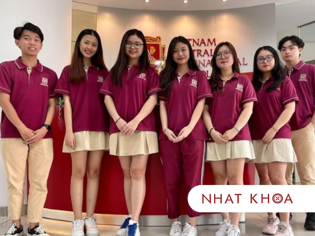 So Sánh Đồng Phục Trường Quốc Tế Và Đồng Phục Trường Công