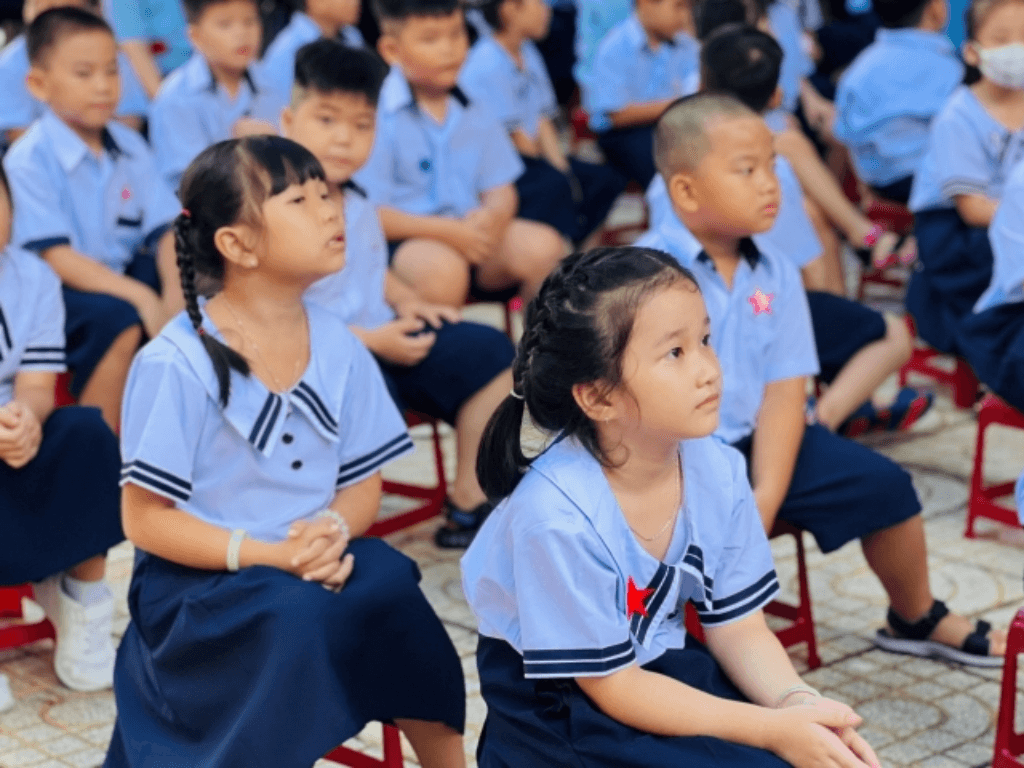Tiết kiệm thời gian với áo đồng phục