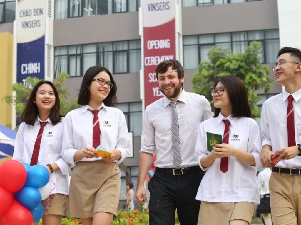 Chân váy hay quần tây cũng cần được bảo quản đúng
