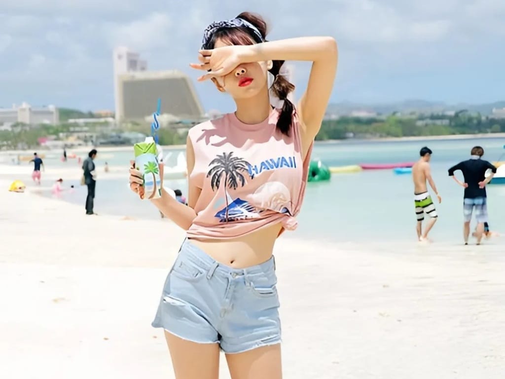 Áo croptop mang đến vẻ ngoài trẻ trung, năng động và quyến rũ cho người mặc
