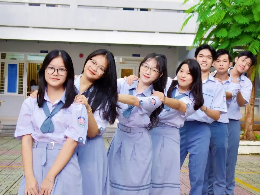 Đồng phục trường THPT Nguyễn Thượng Hiền