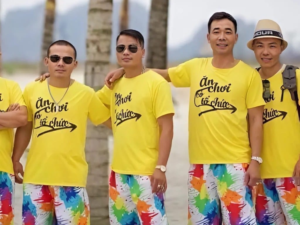 Áo tự thiết kế là mẫu áo thật sự đặc biệt, không "đụng hàng"