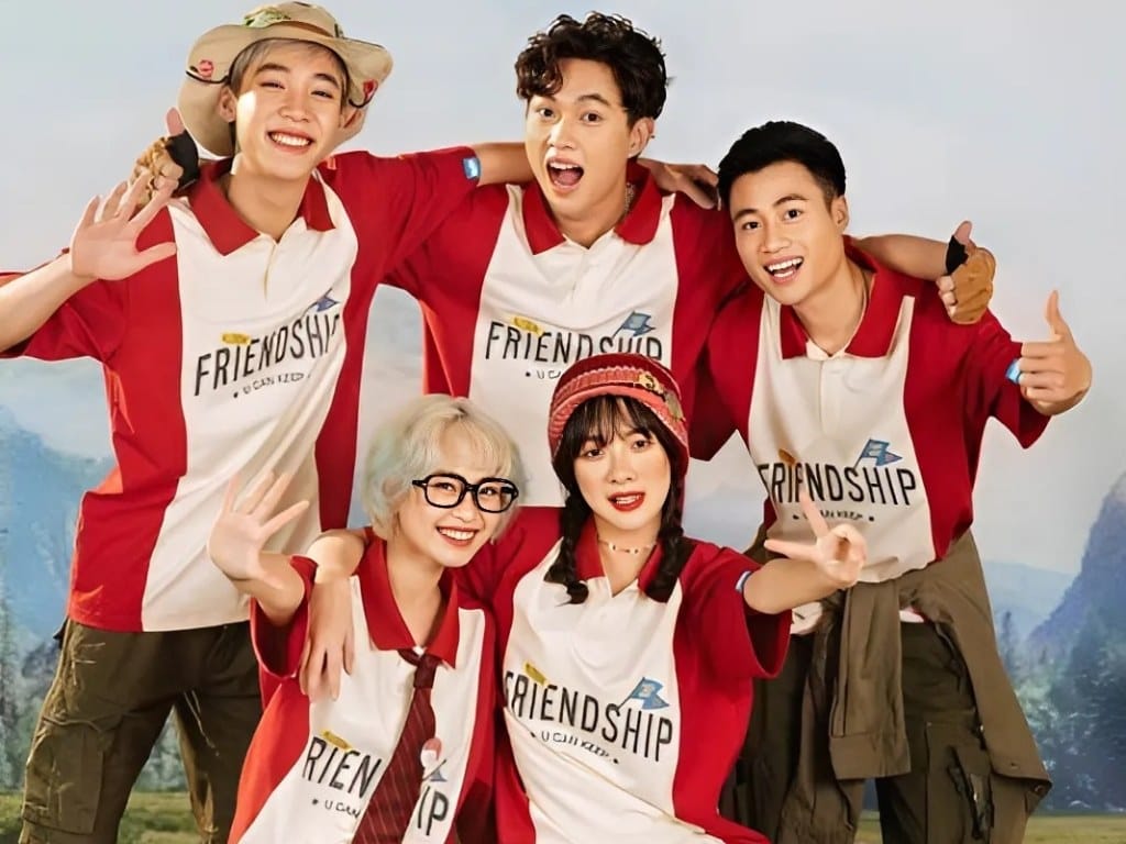 Áo lớp oversize là lựa chọn áo đồng phục lớp đẹp nhất cho ai thích phong cách