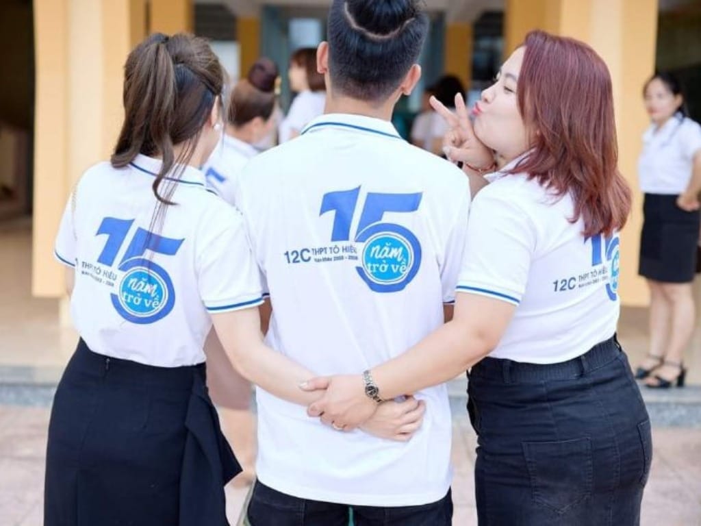 Áo kỷ niệm là loại áo được thiết kế và sản xuất với mục đích đặc biệt
