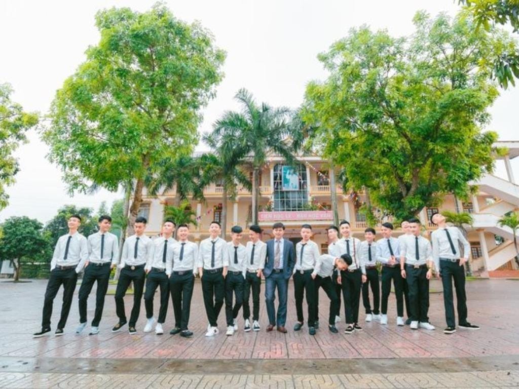 Kiểu dáng đồng phục học sinh nam cần gọn gàng, năng động