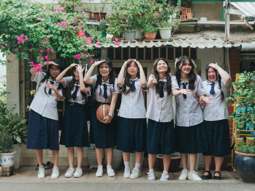 Kiểu dáng hài hòa giữa thẩm mỹ và quy định để có bộ đồng phục học sinh đẹp