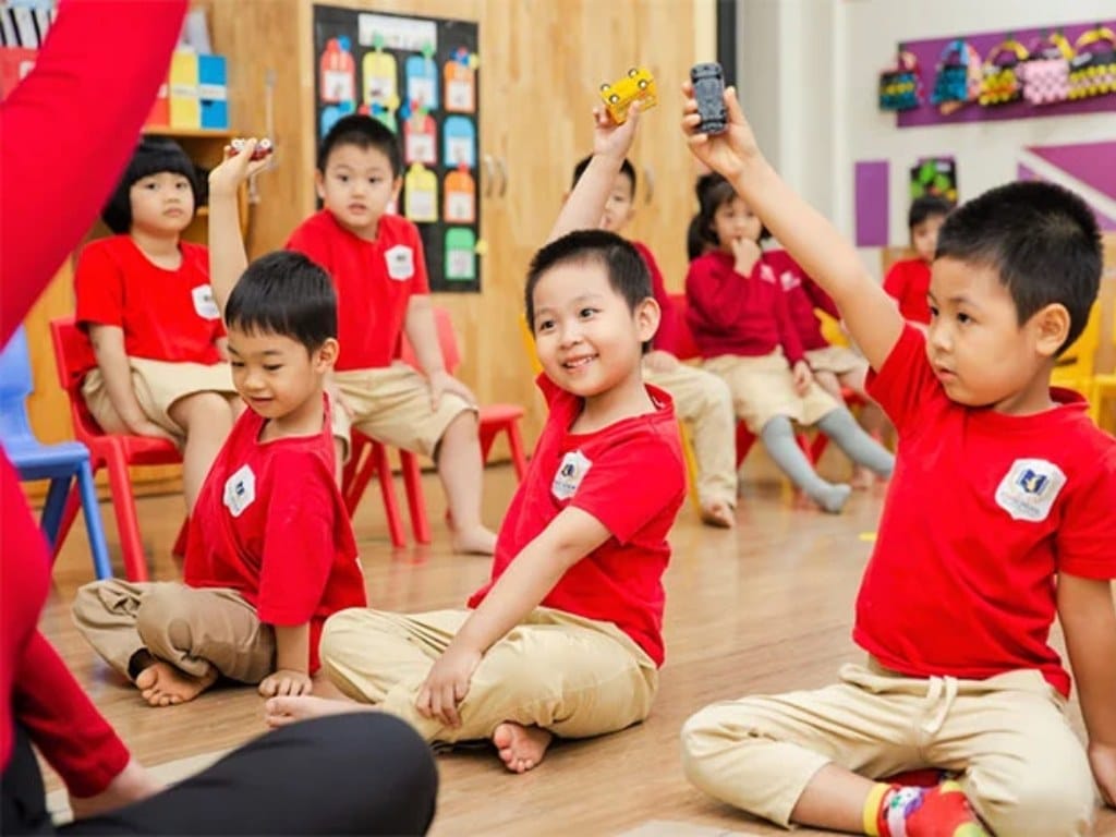 Đồng phục lớp giúp phụ huynh tiết kiệm chi phí mua quần áo đi học cho con