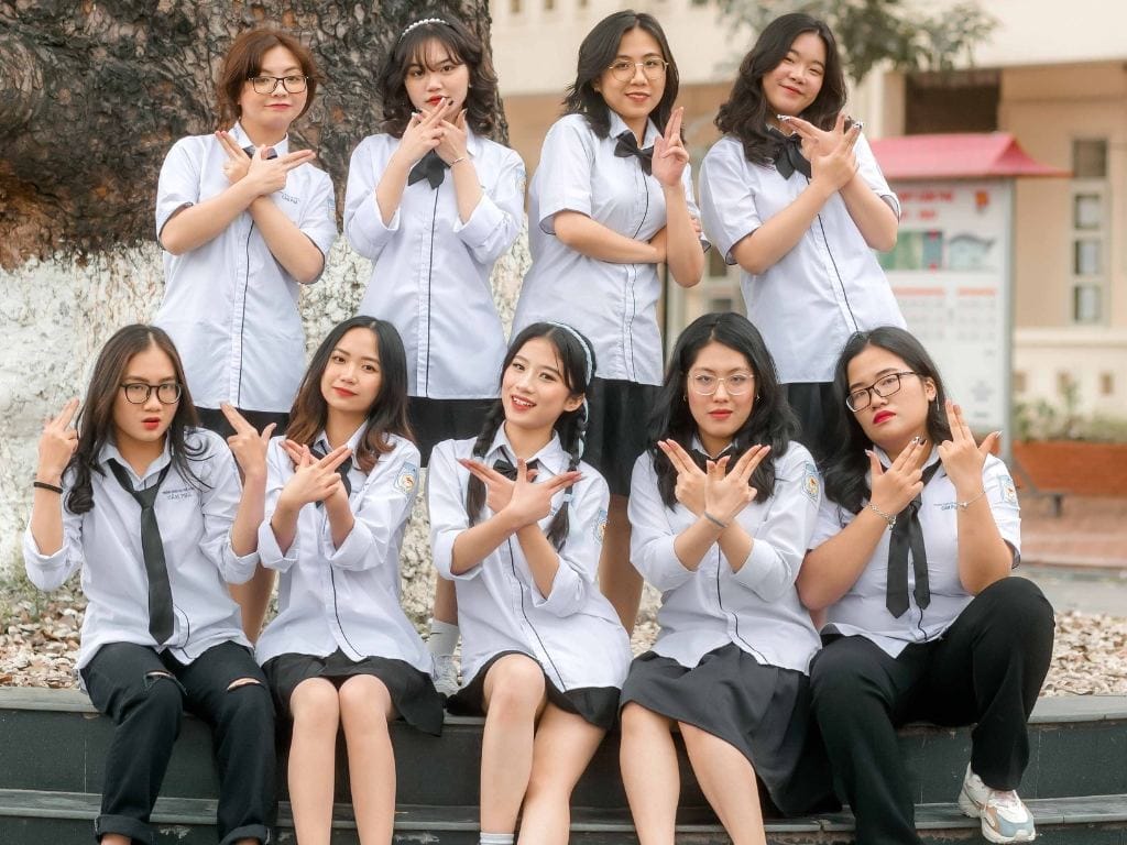 Đồng phục học sinh nữ tôn lên vẻ đẹp trong sáng của tuổi học trò