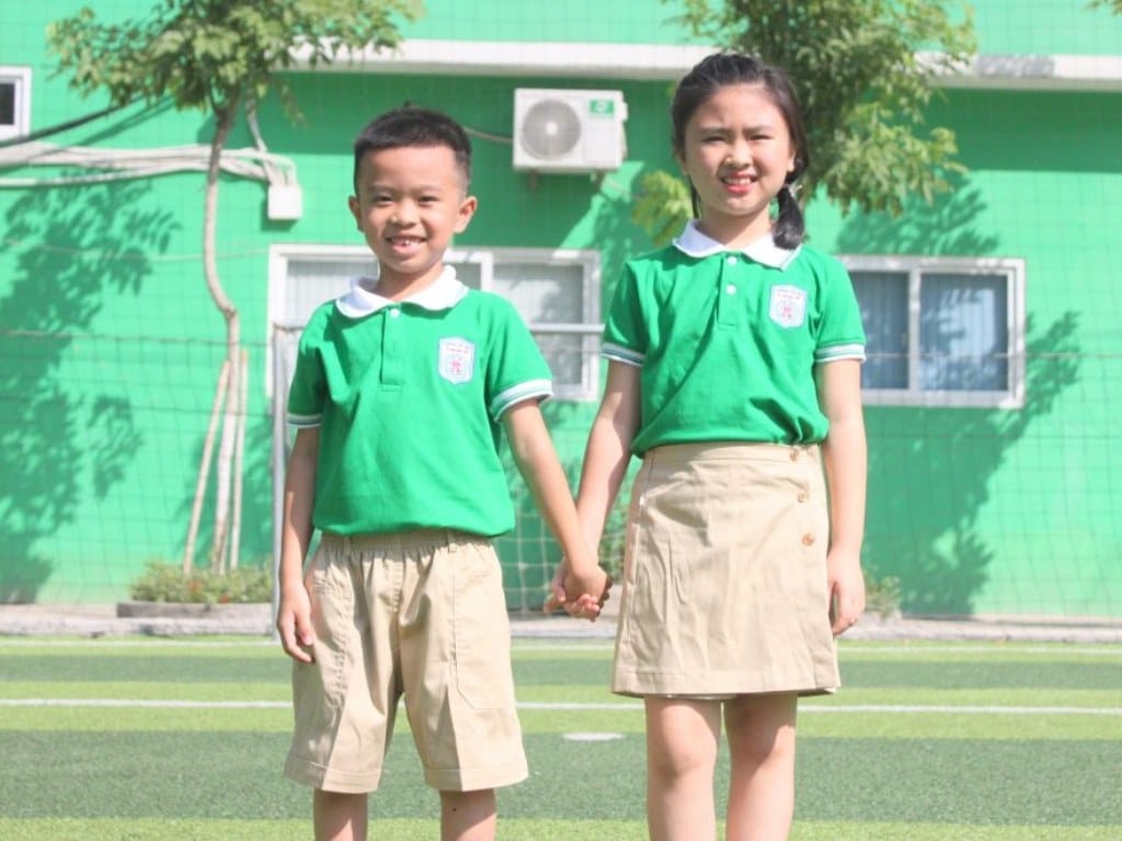 Áo polo đồng phục tiểu học mang đến vẻ ngoài lịch sự và chỉn chu