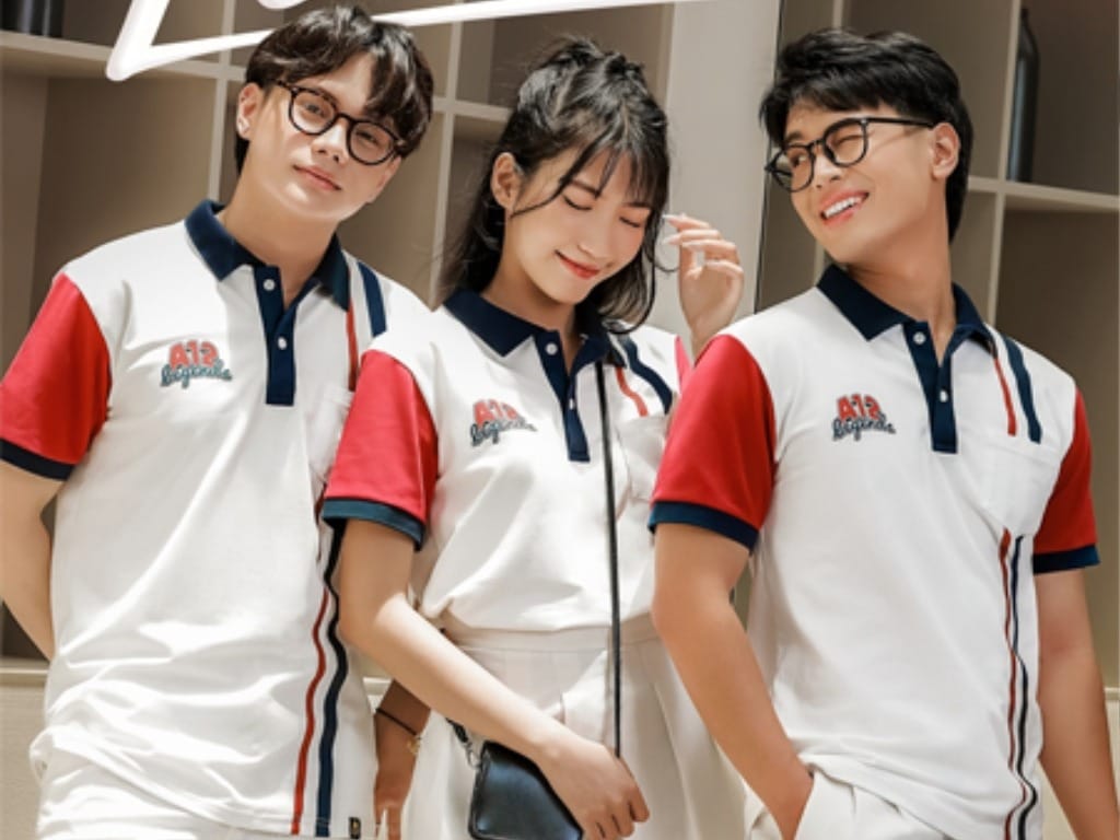 Áo lớp polo là kiểu áo thun đặc trưng với phần cổ bẻ lịch sự