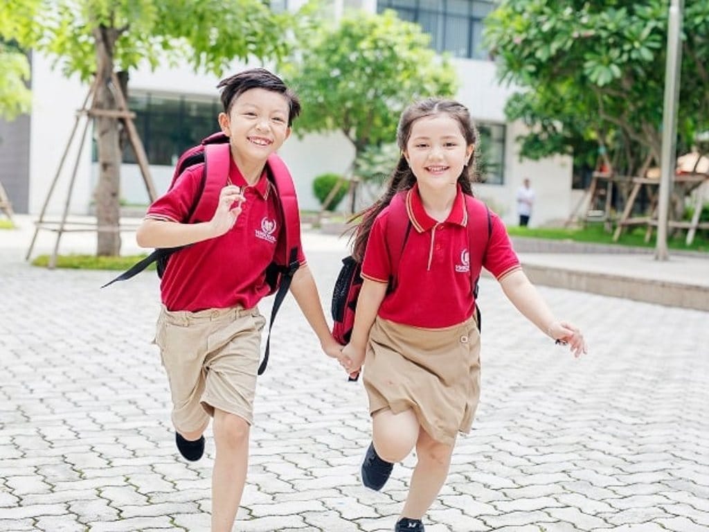 Áo polo còn đảm bảo sự thoải mái, không gây cảm giác gò bó khi vận động