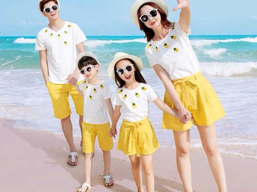 Bạn nên thiết kế áo lớp hoa quả đơn giản, ít màu sẽ giúp tối ưu chi phí