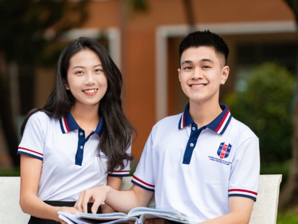 Bạn nên lựa chọn màu cho logo lớp học phù hợp với phong cách và thông điệp