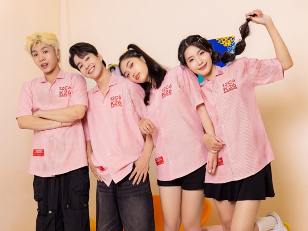 Một chủ đề rõ ràng giúp chọn lựa hình ảnh và màu sắc phù hợp cho mẫu logo lớp