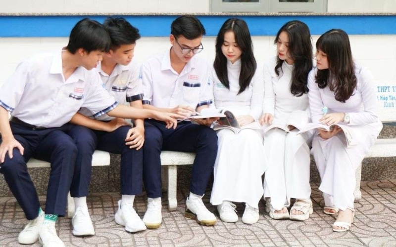 Đồng phục học sinh cấp 3 cần có thiết kế phù hợp lứa tuổi