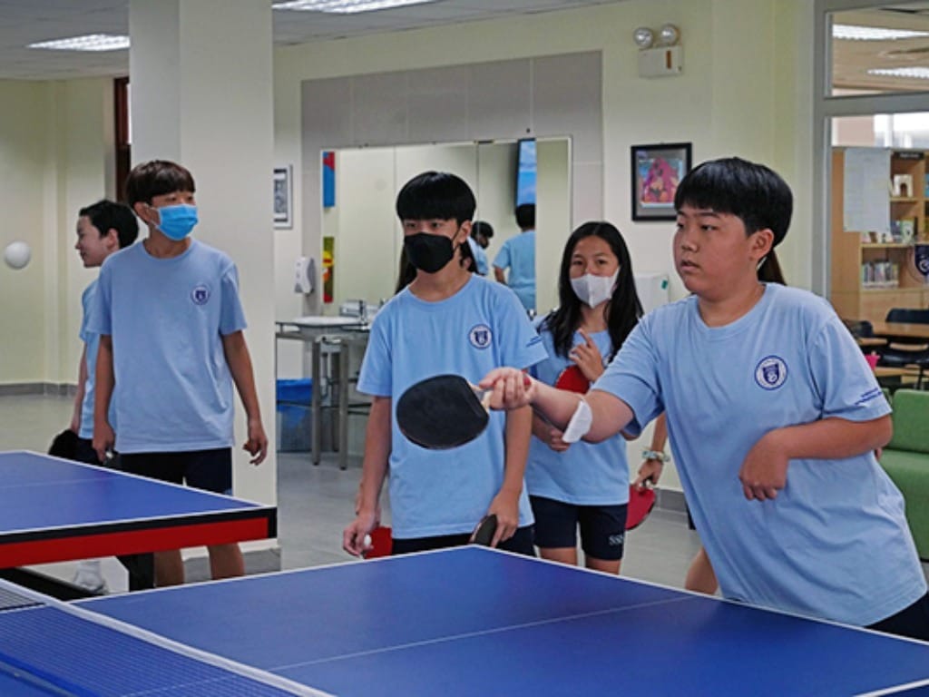 Bộ quy định đồng phục trường quốc tế Nam Sài Gòn mô tả rõ kiểu dáng cụ thể