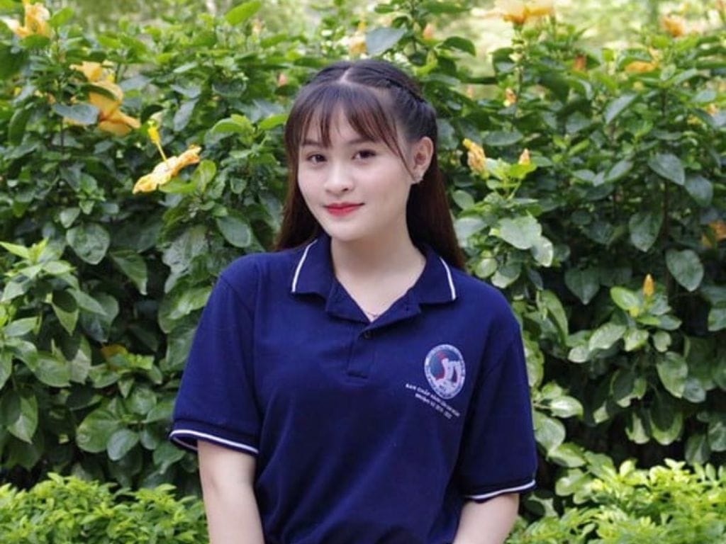 Đồng phục trường Kinh tế Quốc dân còn khơi dậy niềm tự hào sâu sắc về mái trường