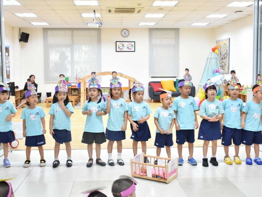 Chọn đồng phục trường mầm non quốc tế tùy vào sự định vị thương hiệu của nhà trường