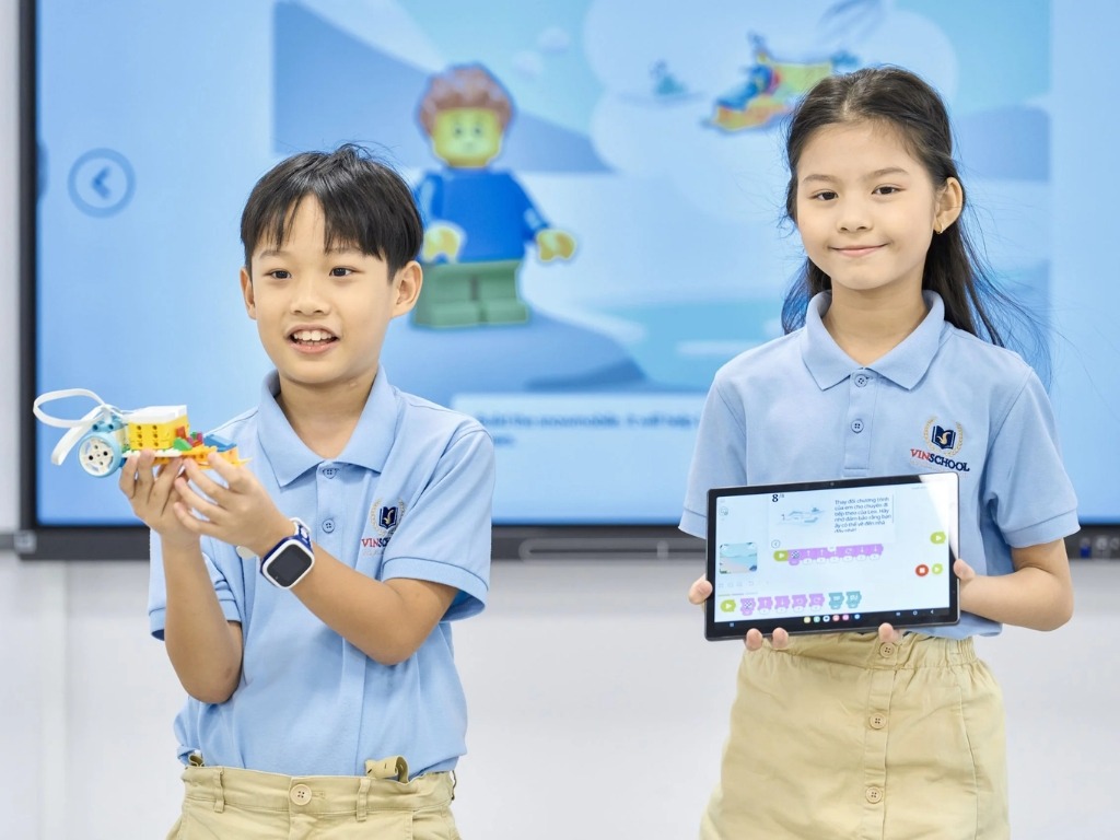 Bạn nên chọn màu sắc logo có độ tương phản cao sẽ làm logo nổi bật hơn