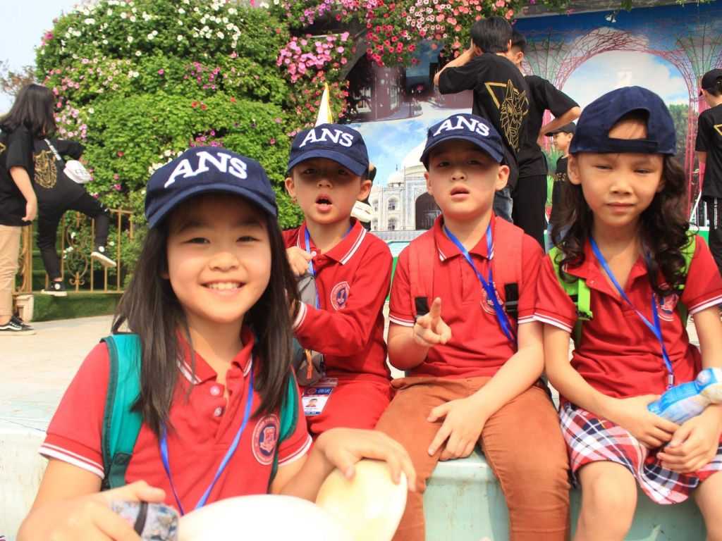 Lợi ích sức khỏe hàng đầu của mũ đồng phục mầm non là khả năng che chắn hiệu quả