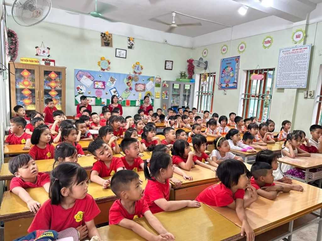 Số lượng sản phẩm đặt may có mối quan hệ mật thiết với đơn giá