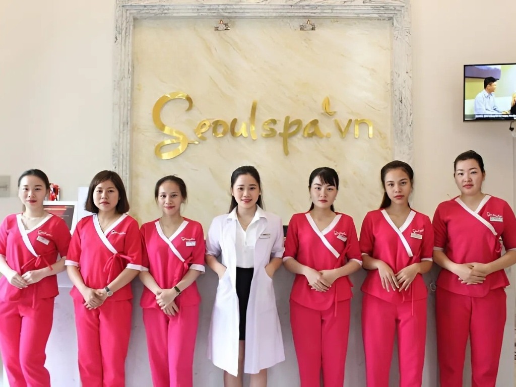 Bạn nên thiết kế logo có màu sắc tương phản nhưng hài hòa như trắng