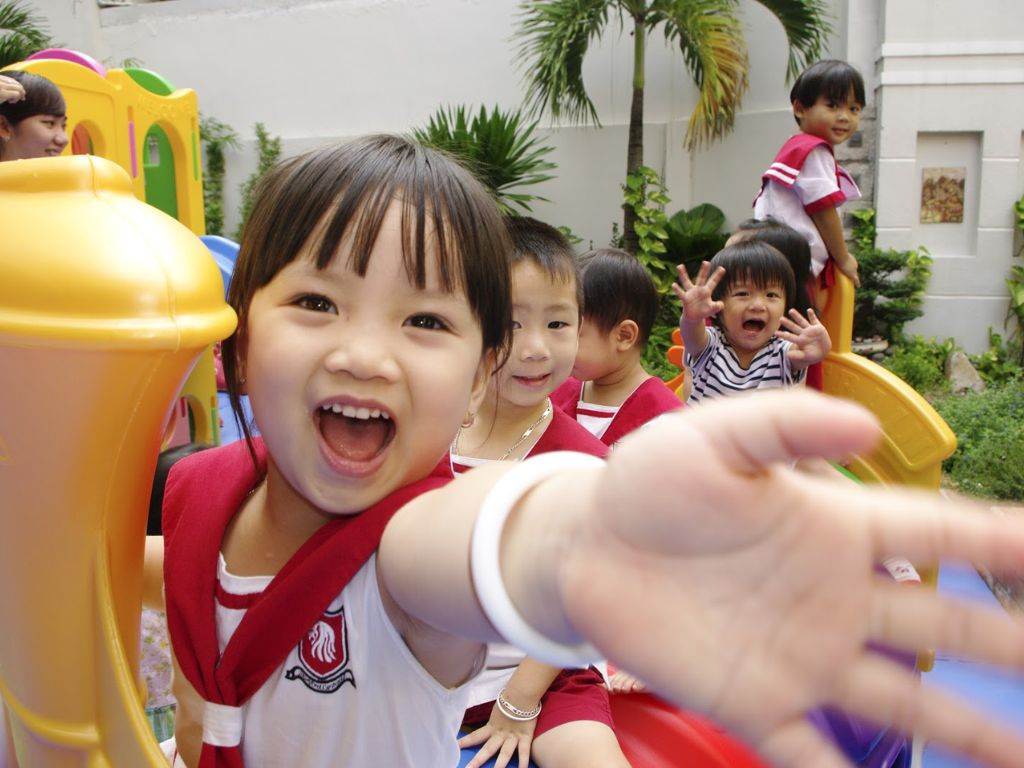 May đồng phục mầm non giá rẻ nhưng phải đảm bảo sự thoát mát cho trẻ