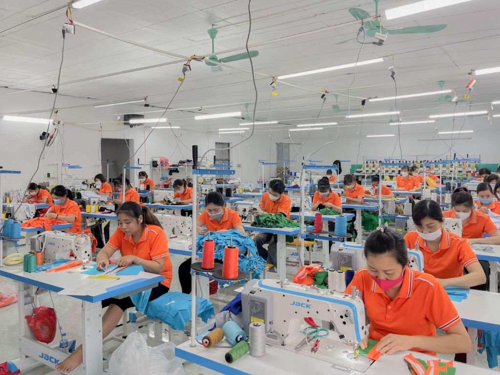 May đồng phục mầm non giá rẻ với số lượng lớn