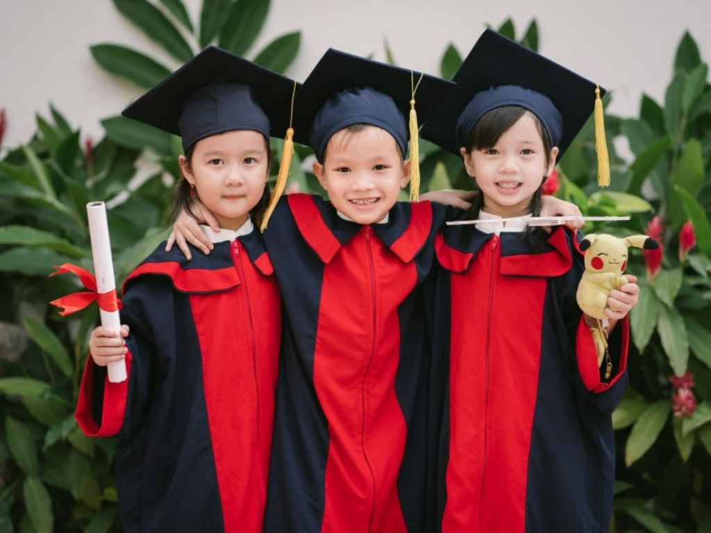 Đồng phục mầm non được thiết kế riêng cho lễ tốt nghiệp