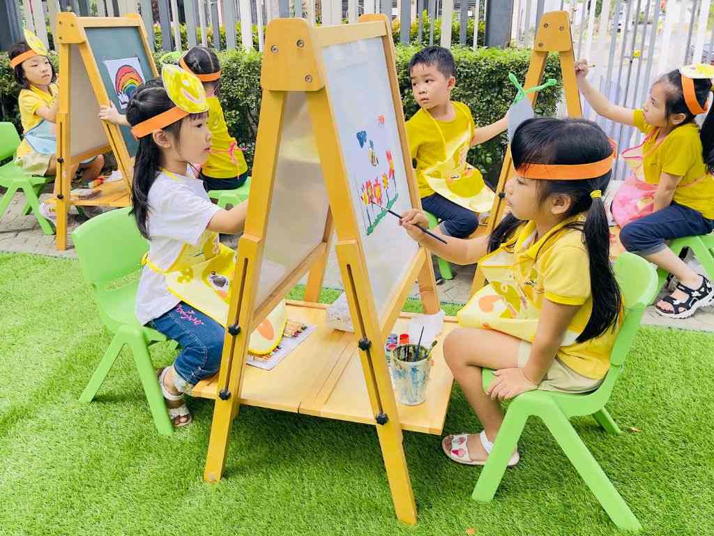 Các mẫu đồng phục mầm non đẹp cần phối hợp màu sắc hài hòa
